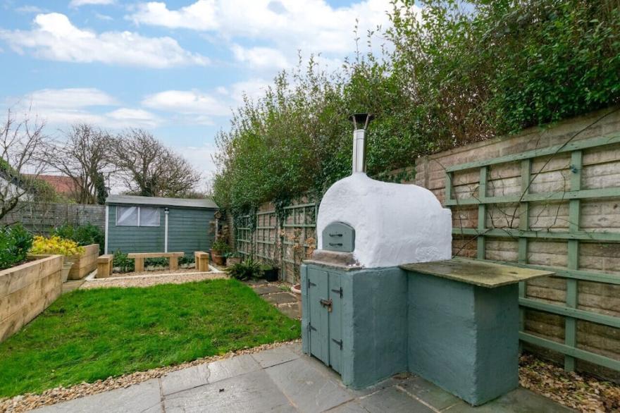 Murmur Y Llanw - Two Bedroom House, Sleeps 5