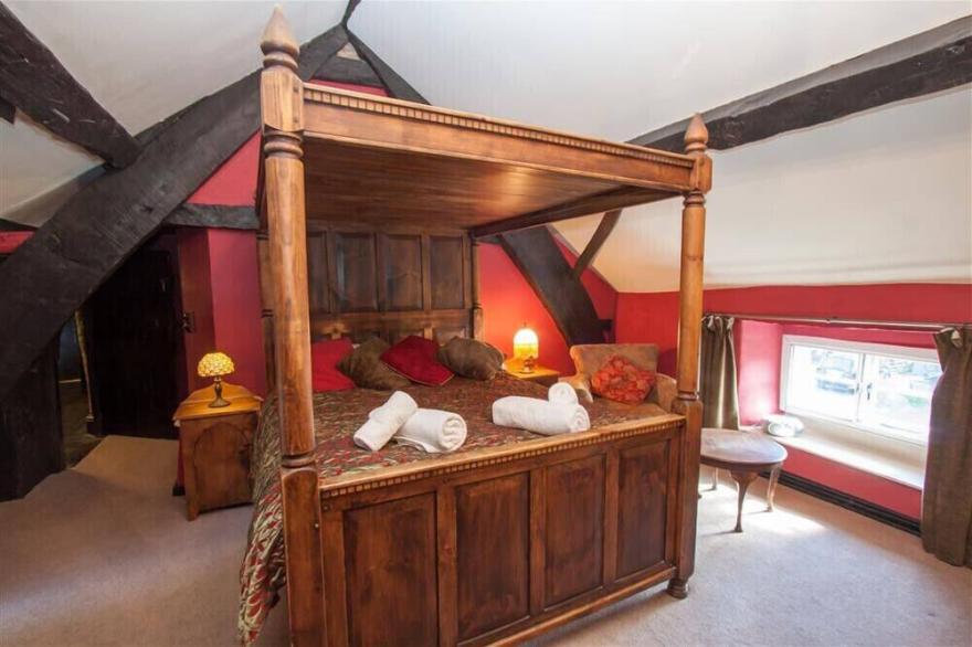 YEW TREE FARM, pet friendly, with hot tub in Coniston
