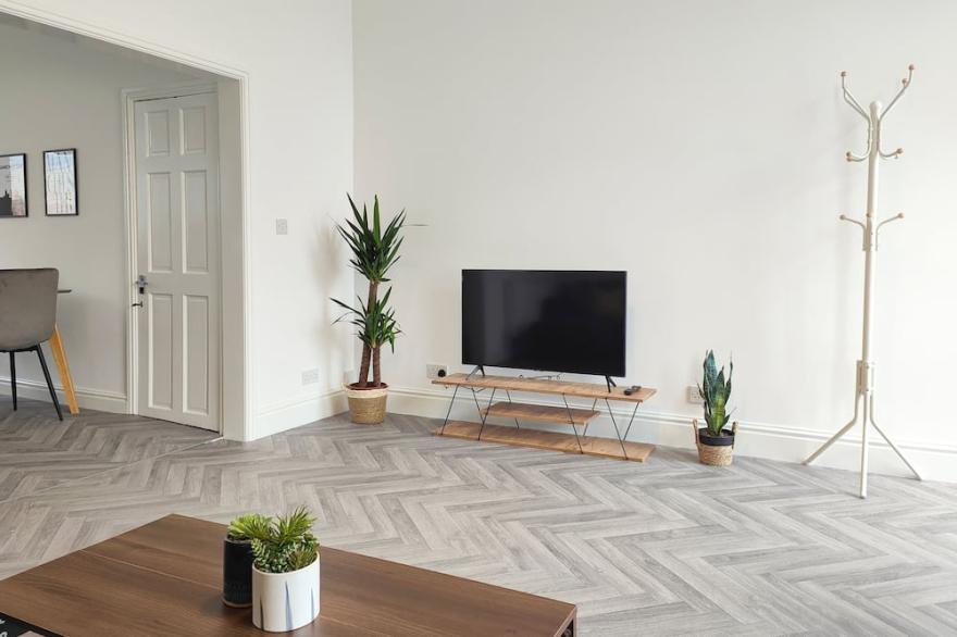 NEW Spacious Townhouse 10 Mins to Manchester City Centre