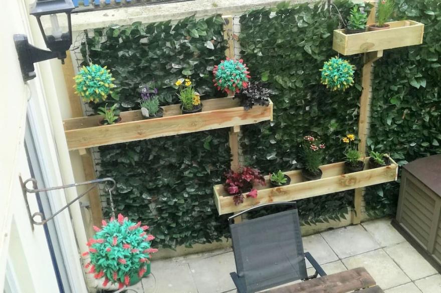 17th Century Self Catering Holiday Cottage by the Harbour