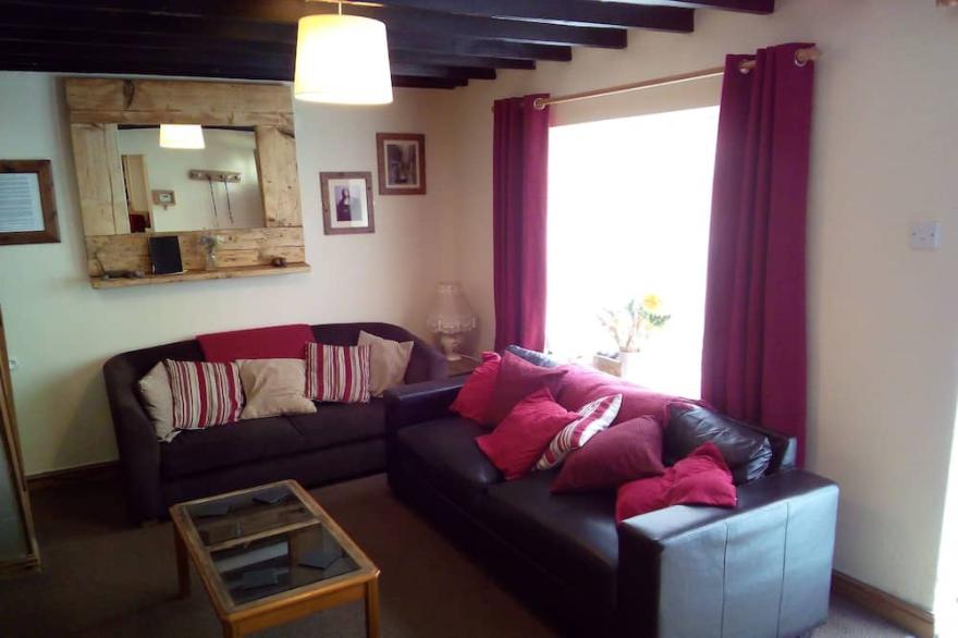 17th Century Self Catering Holiday Cottage by the Harbour