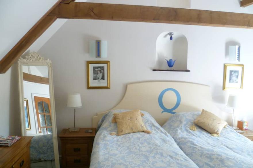 Dog friendly, 4 bedroom self catering in Bath
