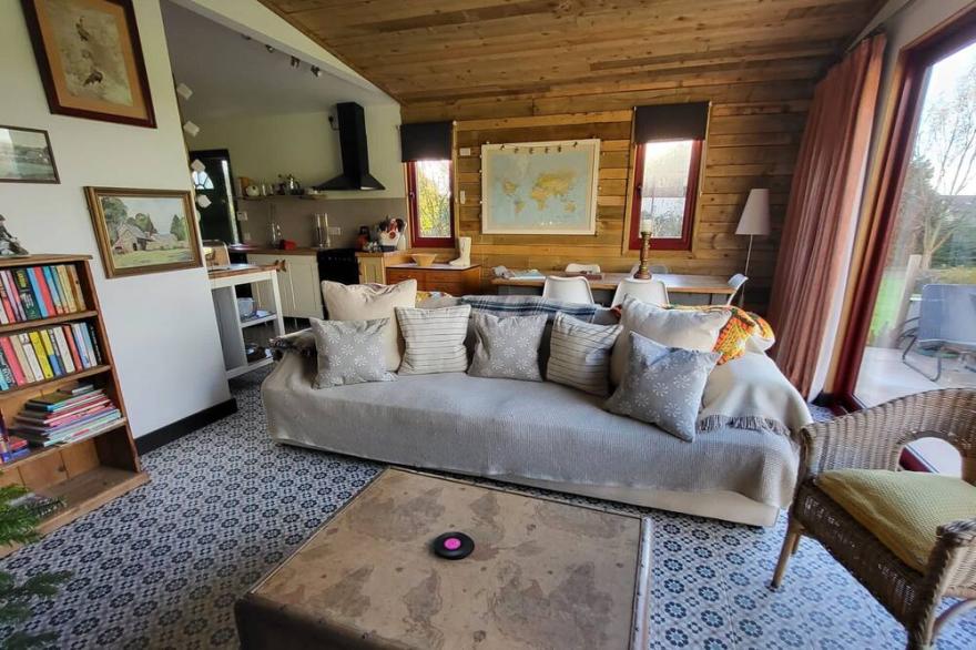 DOWN THE RABBIT HOLE, pet friendly in Congresbury