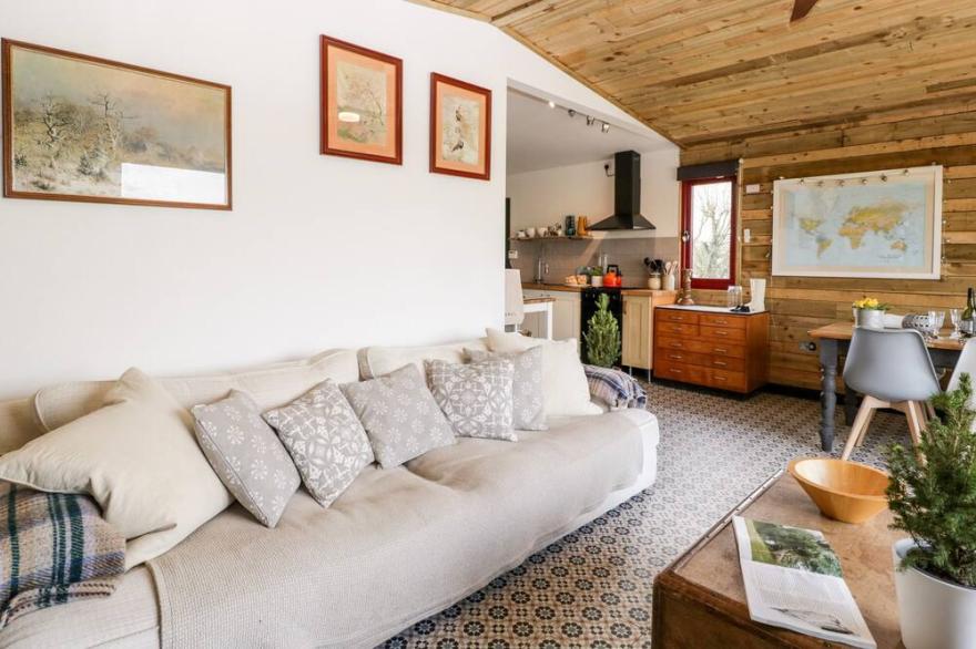 DOWN THE RABBIT HOLE, pet friendly in Congresbury