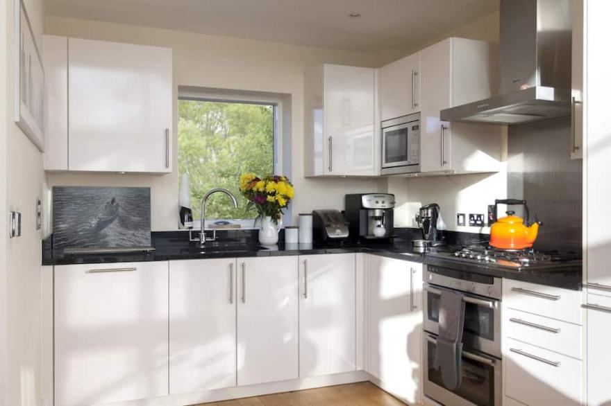 3 Howells Mere Lower Mill Estate/2 bed/2bath/4 and 1 child on Z bed/spa/pools