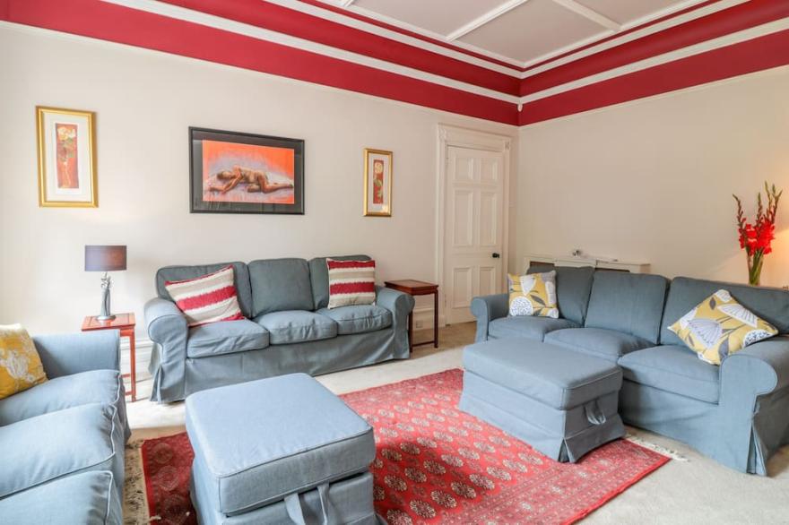 STONELEIGH, pet friendly, with a garden in Bideford