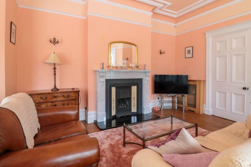 STONELEIGH, pet friendly, with a garden in Bideford