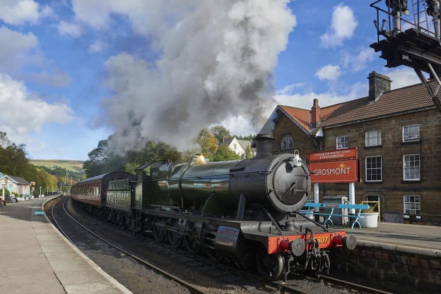 CHAPEL-ON-THE-HILL, family friendly, with a garden in Grosmont