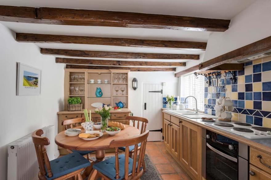 FOSSIL COTTAGE, pet friendly, with open fire in Whitby