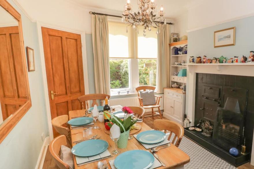 ARDEN HOUSE, pet friendly, with open fire in Whitby