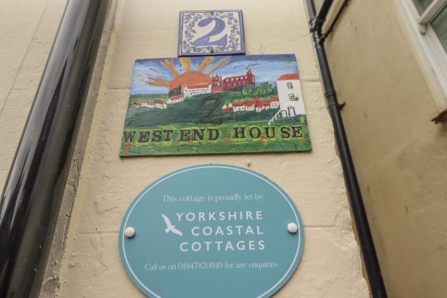 WEST END HOUSE, pet friendly, with a garden in Whitby