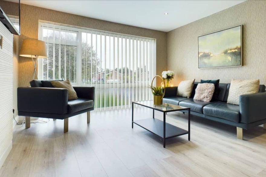 Stunning and spacious 2 - bedroom house with a family feel