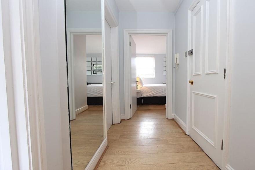 Chiltern Street Apartment K