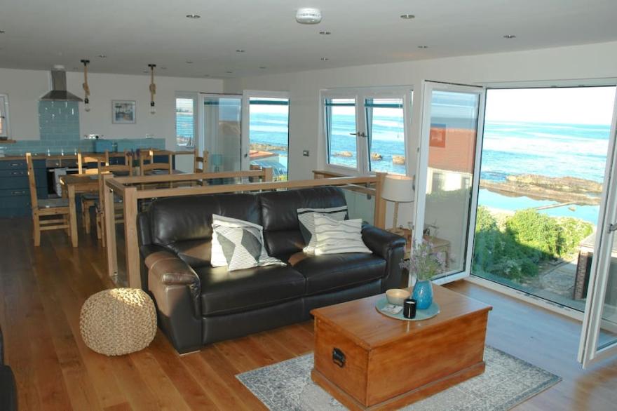 Newly renovated seafront cottage with stunning 180 degree panoramic sea views