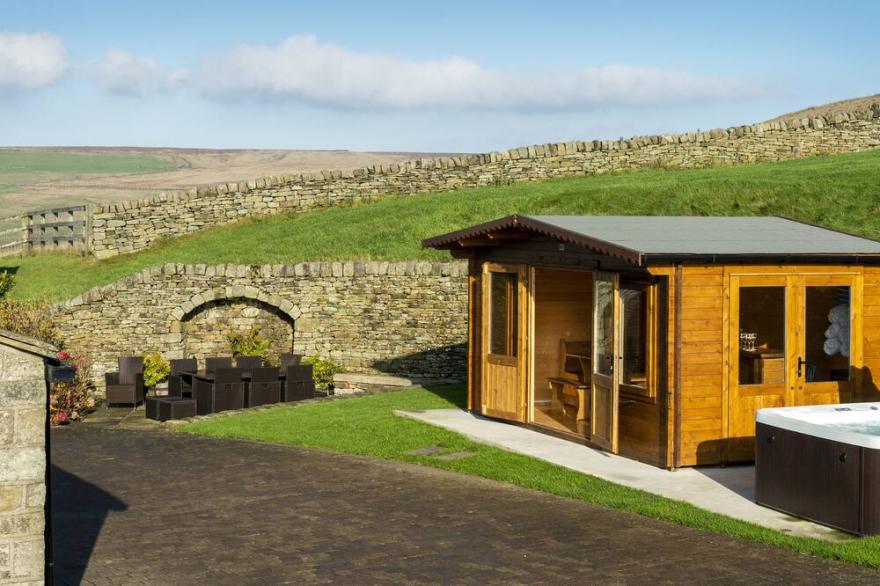 THE RETREAT, family friendly, luxury holiday cottage in Hebden Bridge