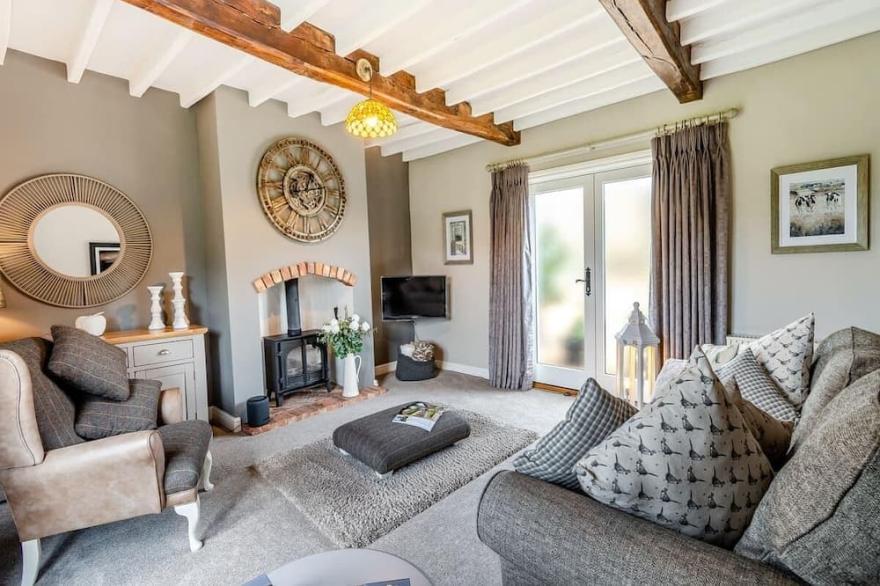 Paddock Cottage - Romantic Bolthole in Rural Idyll