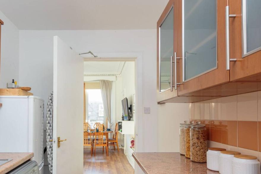 Beautiful 3Bedroom apartment on Pitt st. Edinburgh