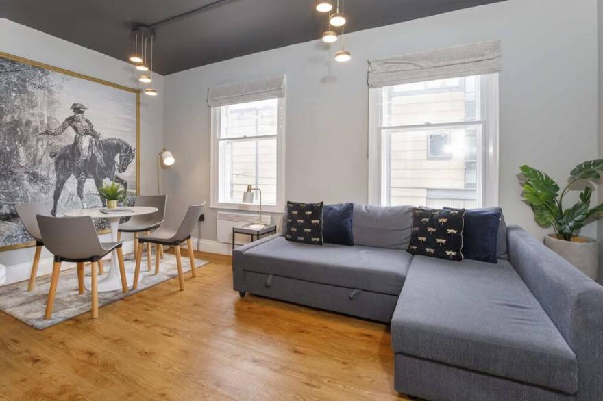 Turpin Quarter, second floor, city centre apartment, sleeps 5 people
