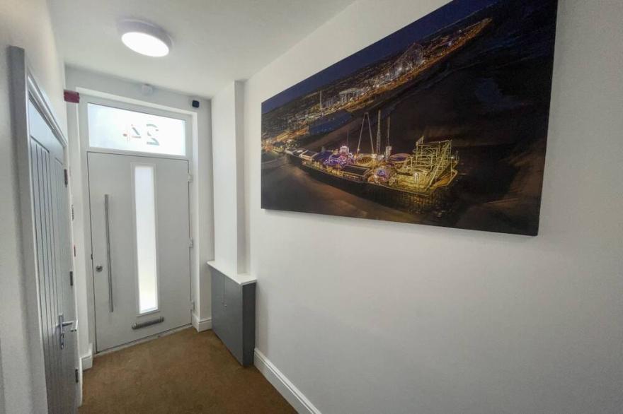 Deluxe Suite with Hot tub & Jacuzzi spar bath