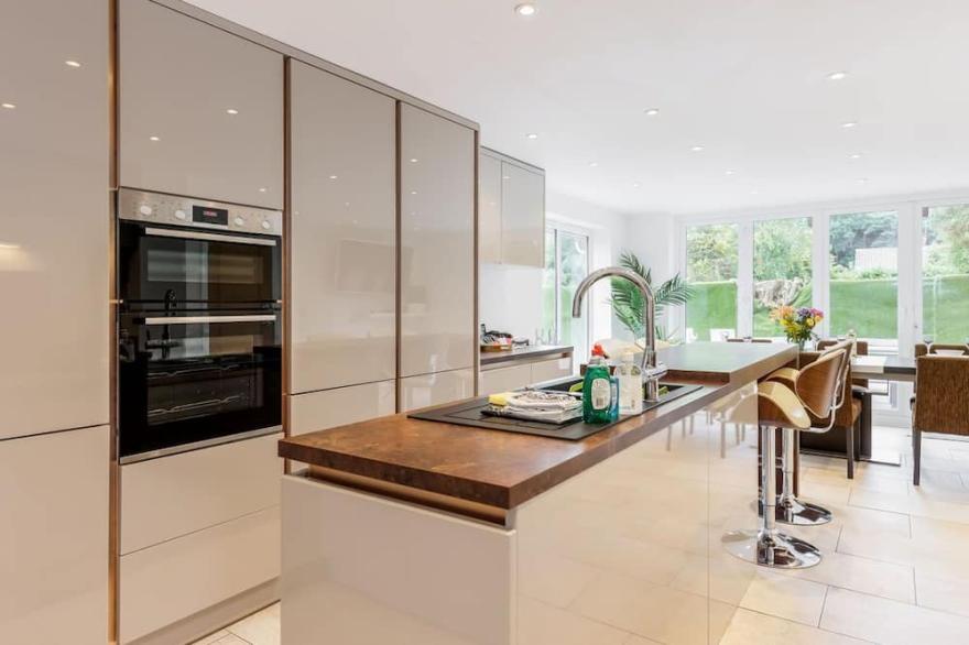 Knotter Cottage -  a house that sleeps 7 guests  in 4 bedrooms