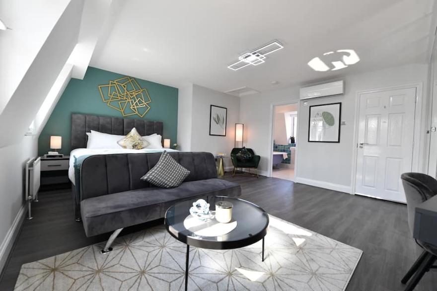 Contemporary Townhouse close to the Southbank & City Centre