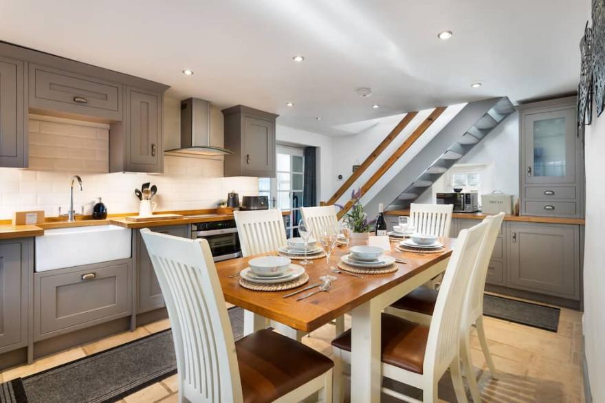 Pinewood Cottage -  Short distance from Lakeside & Newby Bridge