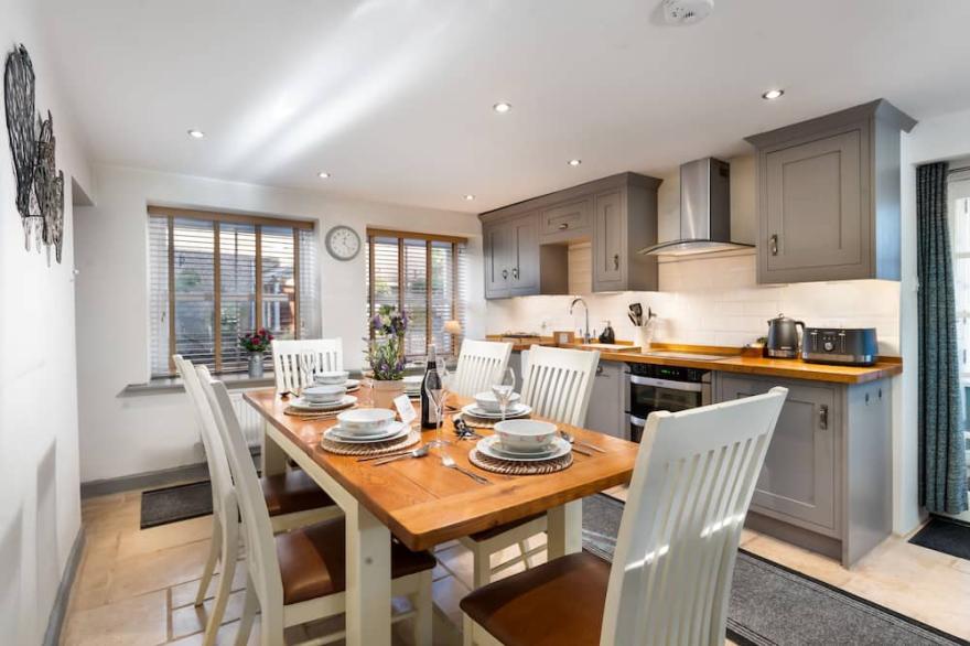Pinewood Cottage -  Short distance from Lakeside & Newby Bridge