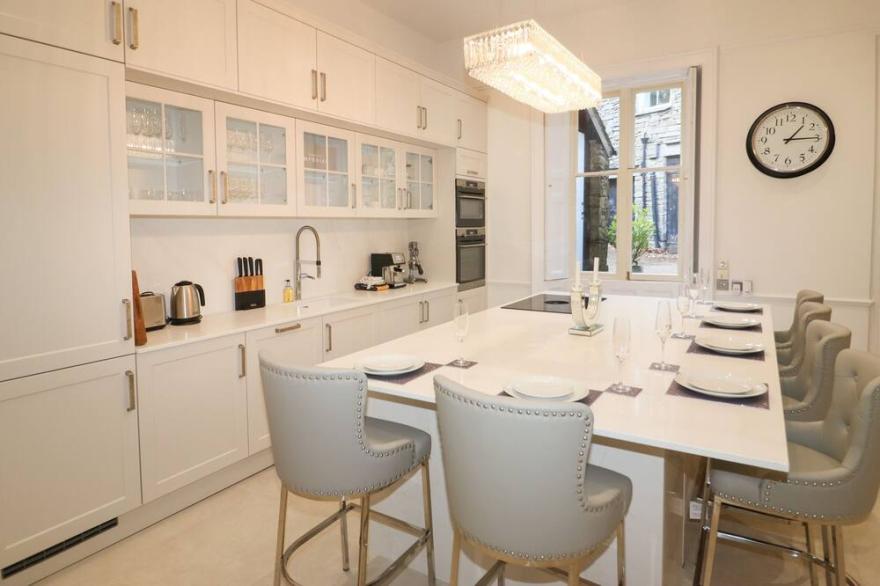KELBARROW, family friendly, with open fire in Grasmere
