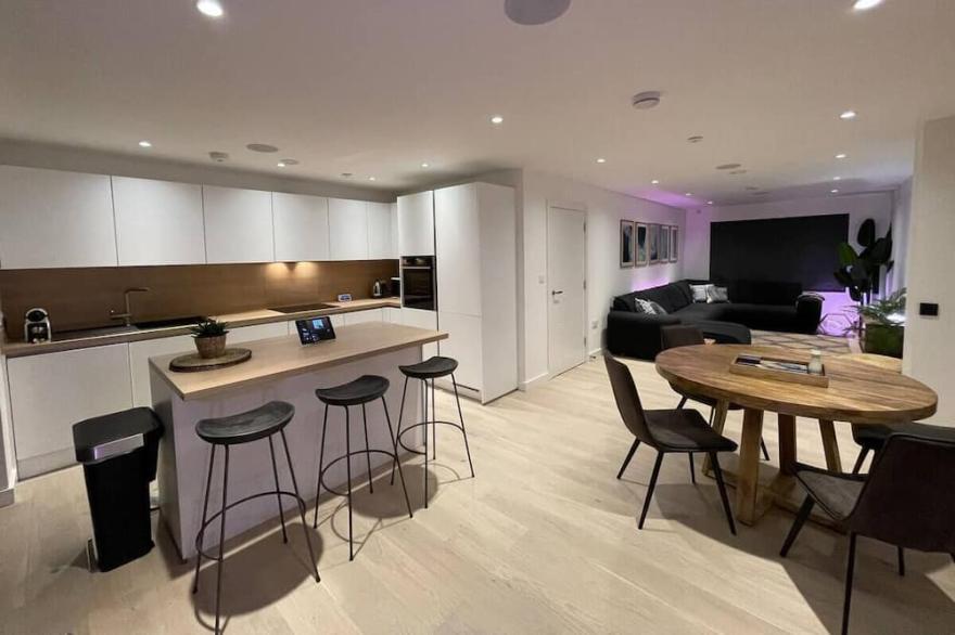 Luxury Smart Eco Home in Newquay by Tolcarne beach