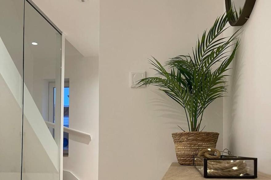 Luxury Smart Eco Home in Newquay by Tolcarne beach