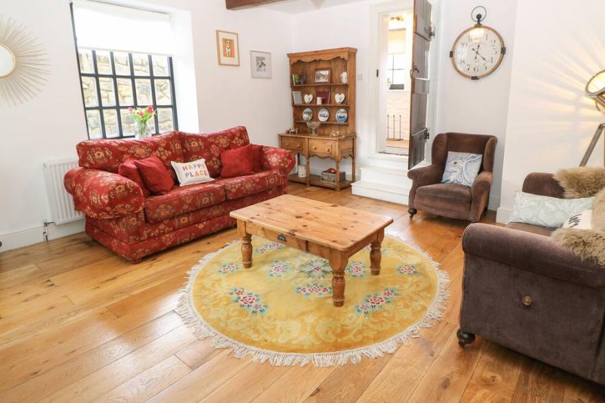 THE COTTAGE, pet friendly, character holiday cottage in Silkstone