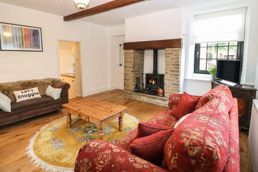 THE COTTAGE, pet friendly, character holiday cottage in Silkstone