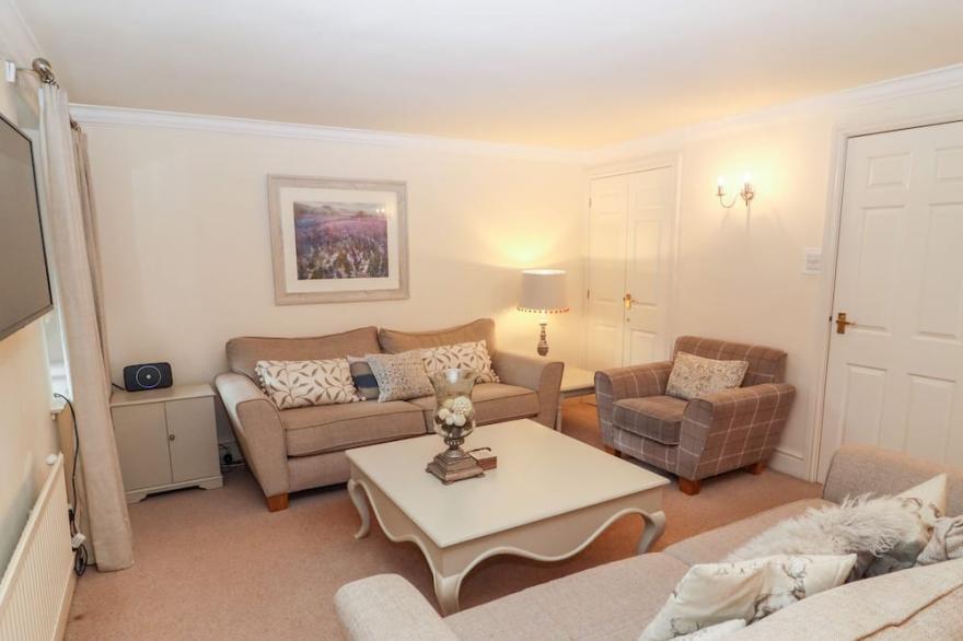 LEAFY NOOK, family friendly, with a garden in Ambleside