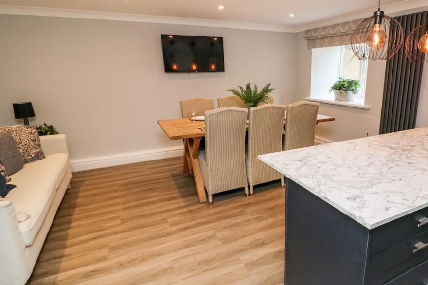 LEAFY NOOK, family friendly, with a garden in Ambleside
