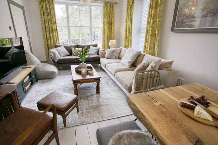 Bryn Afon -  a snowdonia house that sleeps 12 guests  in 6 bedrooms