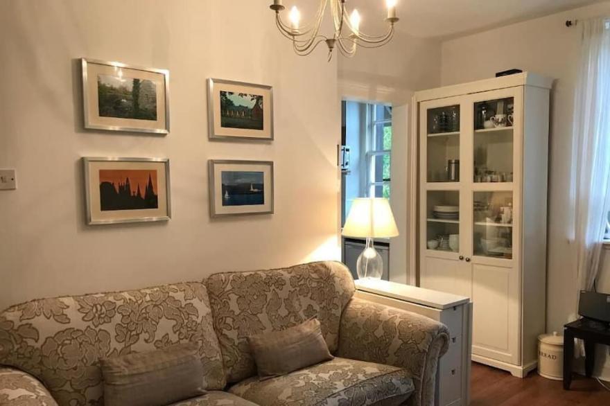 Cosy apartment in Dean Village - the most picturesque area of Edinburgh