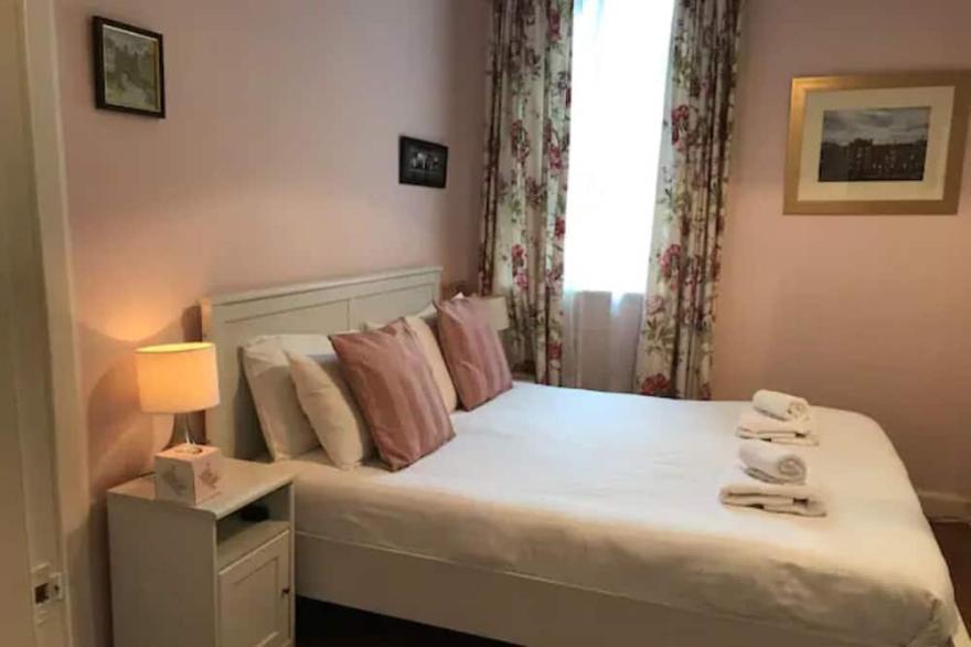Cosy apartment in Dean Village - the most picturesque area of Edinburgh
