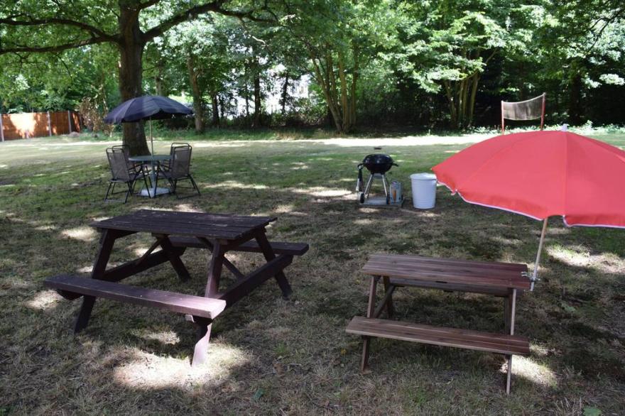 Heated Indoor Pool 2 bedroom lodge sleeps 4 set in 5acres of beautiful Woodland