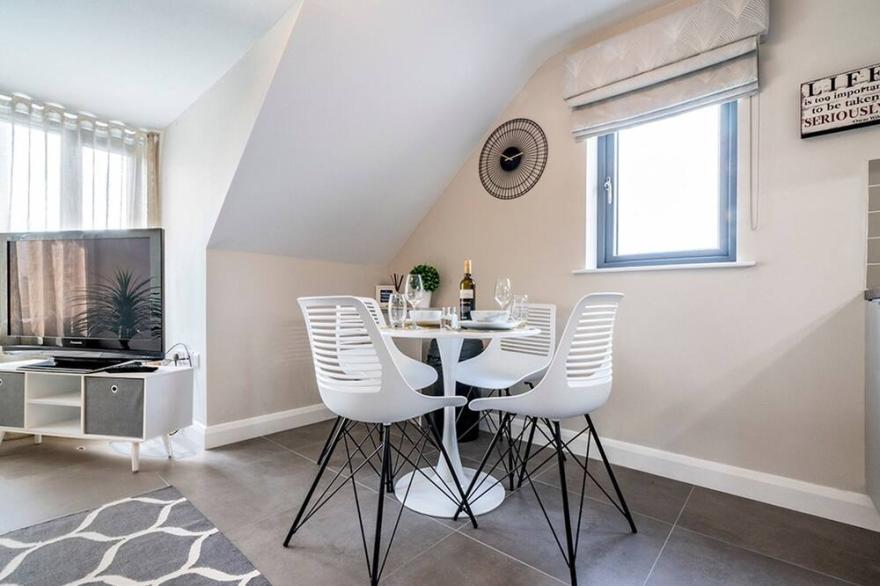 Pass the Keys | Luxurious 1BR Apt in Prime Location with Top Amenities