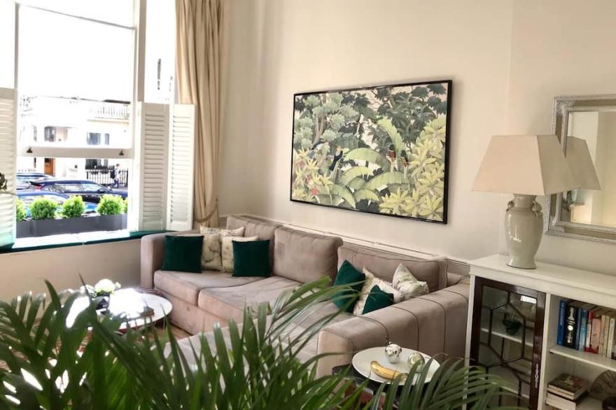 Spacious 2 bed flat in Bayswater next to Hyde Park
