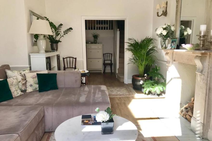 Spacious 2 bed flat in Bayswater next to Hyde Park