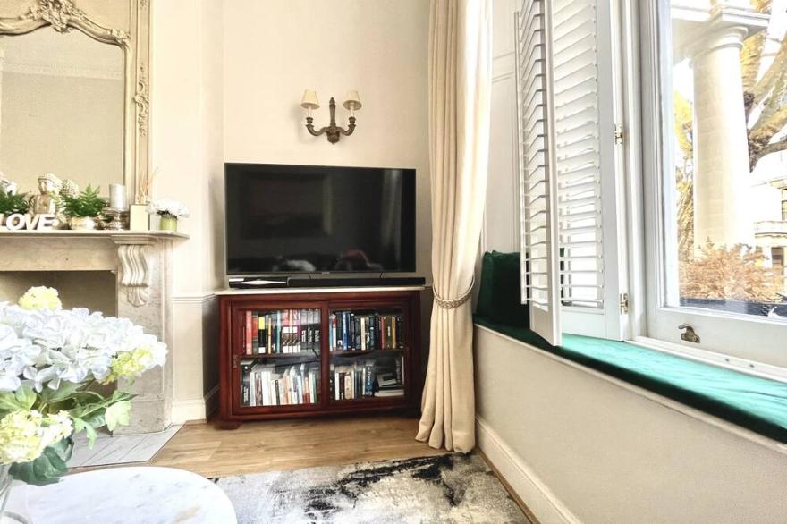 Spacious 2 bed flat in Bayswater next to Hyde Park
