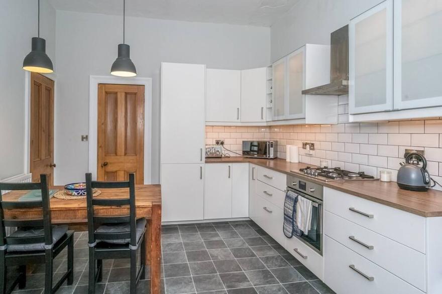 Pass the Keys | Newly Decorated Spacious 2 Bedroom Flat in Chic Area