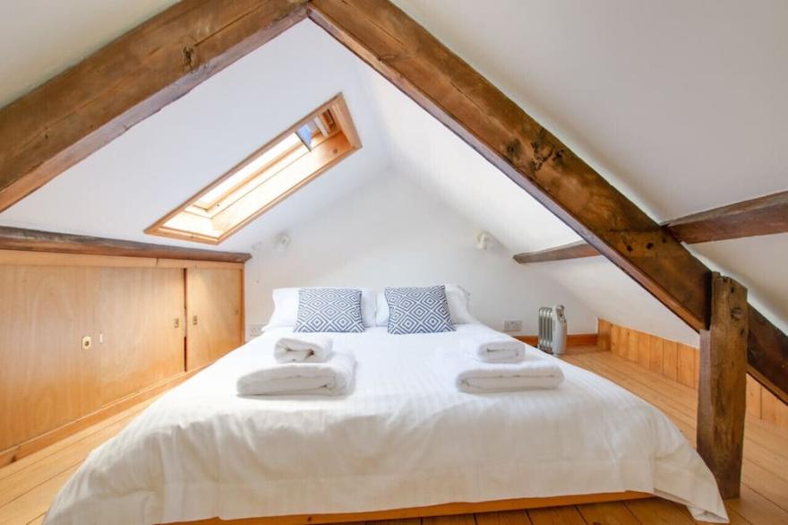 The Cabin - One Bedroom House, Sleeps 2