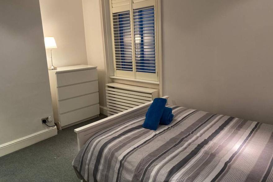 Modern 2 Bedroom Apartment