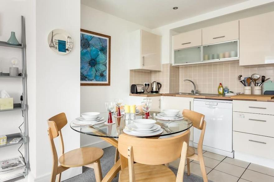 Sunnyside -  an apartment that sleeps 4 guests  in 2 bedrooms