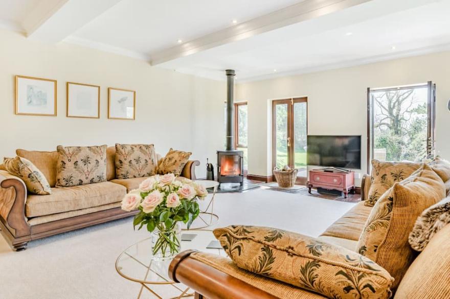Highfield House - Three Bedroom House, Sleeps 7