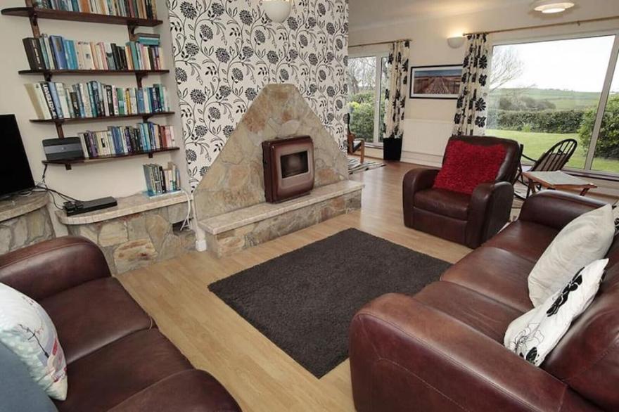 Seacliffs - Four Bedroom House, Sleeps 7