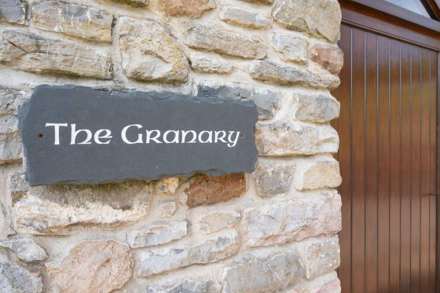 The Granary - Three Bedroom House, Sleeps 5