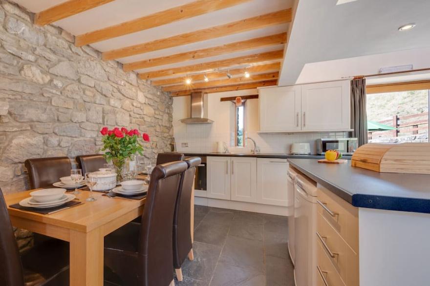 The Granary - Three Bedroom House, Sleeps 5